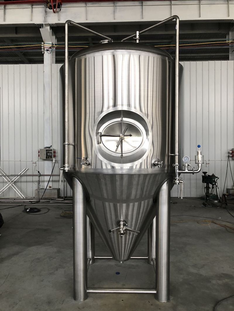 Commercial beer brewing equipment cellar in Calgary Zxf